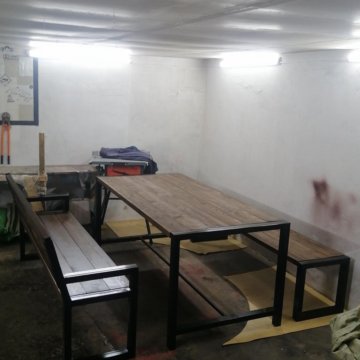 Стол с лавочками