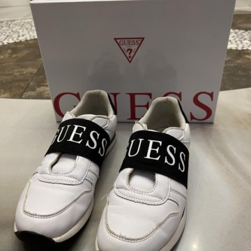 Кроссовки guess