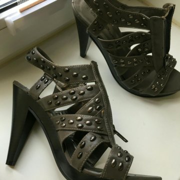 Claudia Ghizzani оригинал на р.38