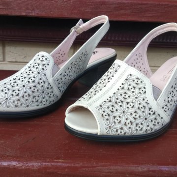 Босоножки летние женские 39 размер