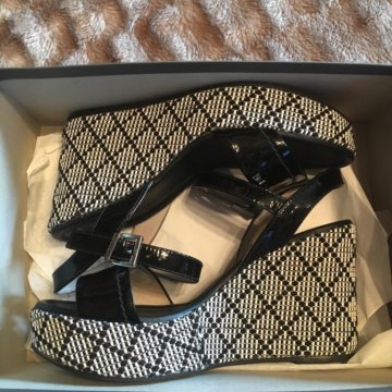 Босоножки женские