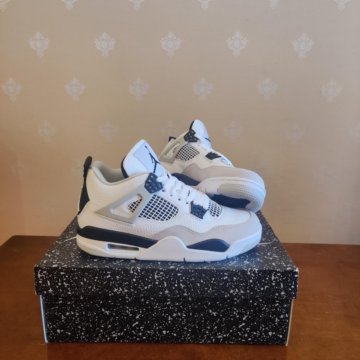 Кроссовки Air Jordan 4 Retro Military Black