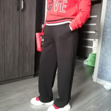 Кроссовки женские новые