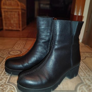 Женские осенние ботинки