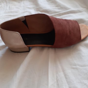 Женские босоножки