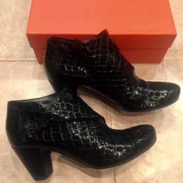 Ботильоны лаковые Италия