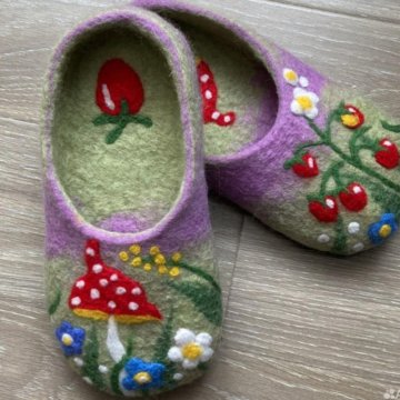 Шерстяные тапки. Ручная работа.