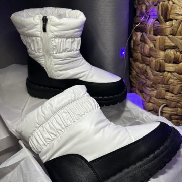 Сапоги дутики угги новые белые
