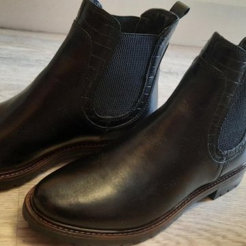 Ботинки женские 38 размер новые