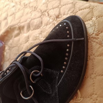 Туфли женские новые замшевые.