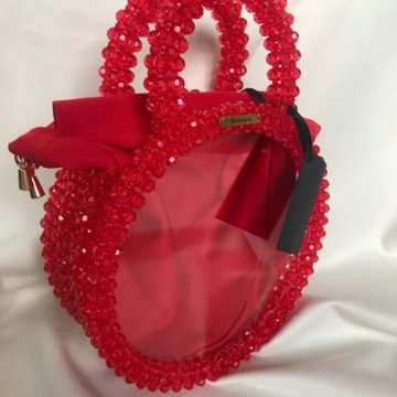 Круглая прозрачная сумка из бусин