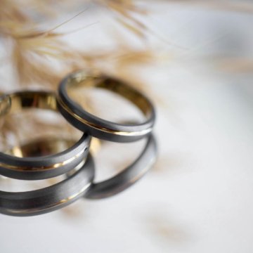 Титановое кольцо