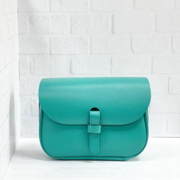 Женская кожаная сумка через плечо бирюзовая A016 tiffany (Материал - Натуральная кожа; Цвет - тиффани; Пол - Женский; Тип застежки - Магнит; Размер - 22,5 х 18 х 7 см; Длина - 22.5 см; Ширина - 7 см; 