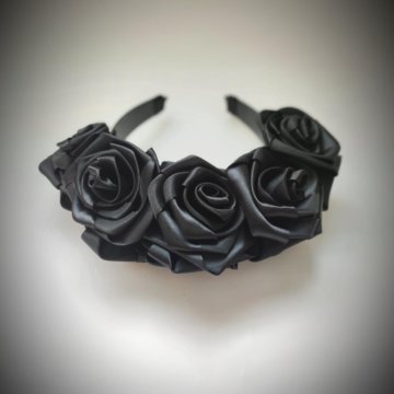 Ободок м чёрными розами
