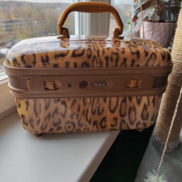 Чемодан дорожный ручной