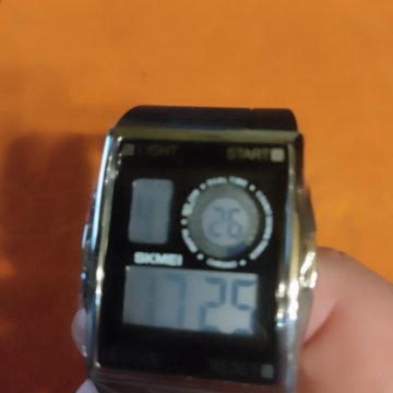 Часы кварцевые наручные