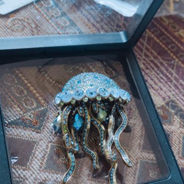 Брошка Медуза от Heidi Daus, США