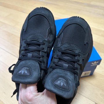 Кроссовки женские adidas