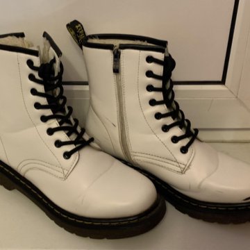 Белые женские ботинки на меху