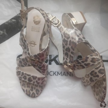 Босоножки кожаные Tervolina