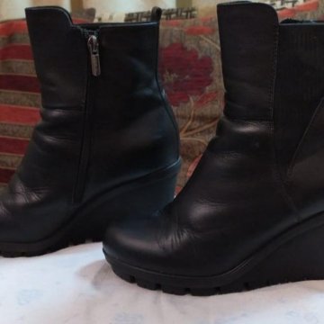 Ботинки женские зимние 38