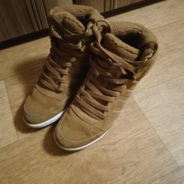 Зимние кроссовки adidas