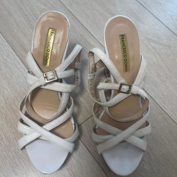 Босоножки женские