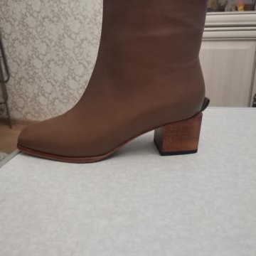 Шикарные, стильные новые ботинки Vitacci