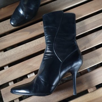 Сапоги женские чёрные на шпильке 38
