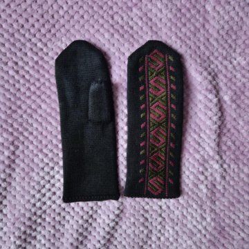 Варежки чёрные