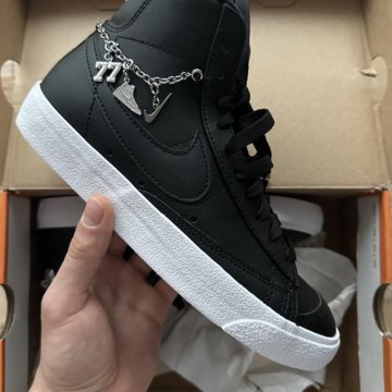 Кроссовки женские оригинальные Nike Blazer mid