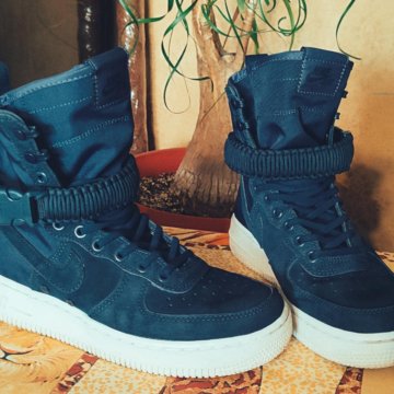 Женские кроссовки Nike Air SF AF1