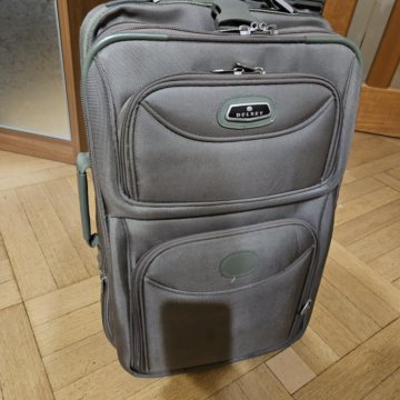 Чемодан Delsey