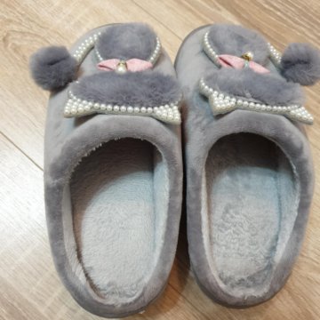 Женские домашние тапочки