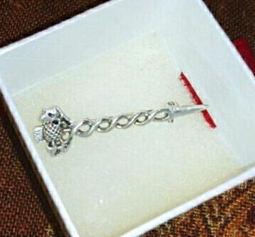 Миниатюрная брошь 