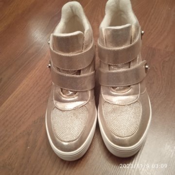 Женские ботинки на скале 25,5 разм.