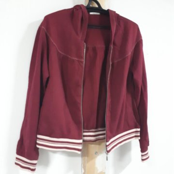 Спортивная кофта женская.