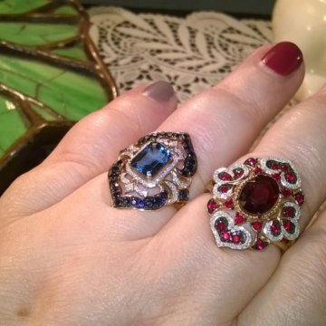 Кольцо с сапфирами и бриллиантами. 19р, 585