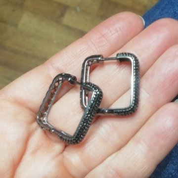 Серьги со шпинелью в серебре