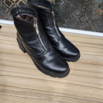 Полусапожки женские 38 размера кожаные,зимние.