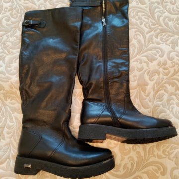 Зимние кожаные сапоги женские