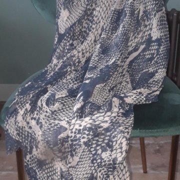 Шелковый шарф / платок / палантин, НОВЫЙ