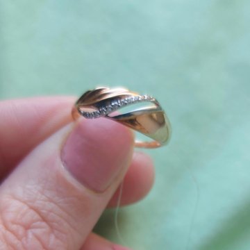 Золотое кольцо с фианитами