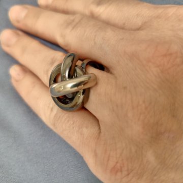 Комплект бижутерии. Кольцо+серьги. Металл.