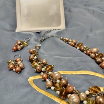 Комплект бижутерии. Колье+серьги