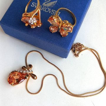 Бижутерия Swarovski кулон + 2 кольца 18 размер