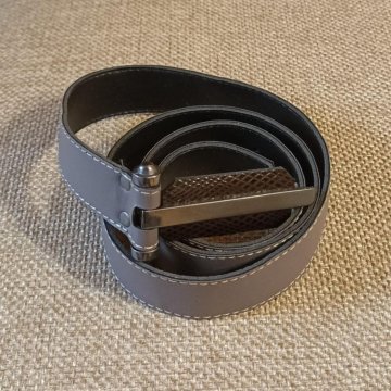 Ремни женские кожаные 2 разных