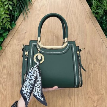 Сумка женская каркасная с декоративным элементом