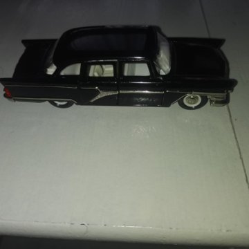 Чайка Газ-13.