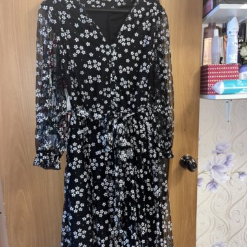 Платье 50 размер пойдет и на 52 ,одето 1 раз